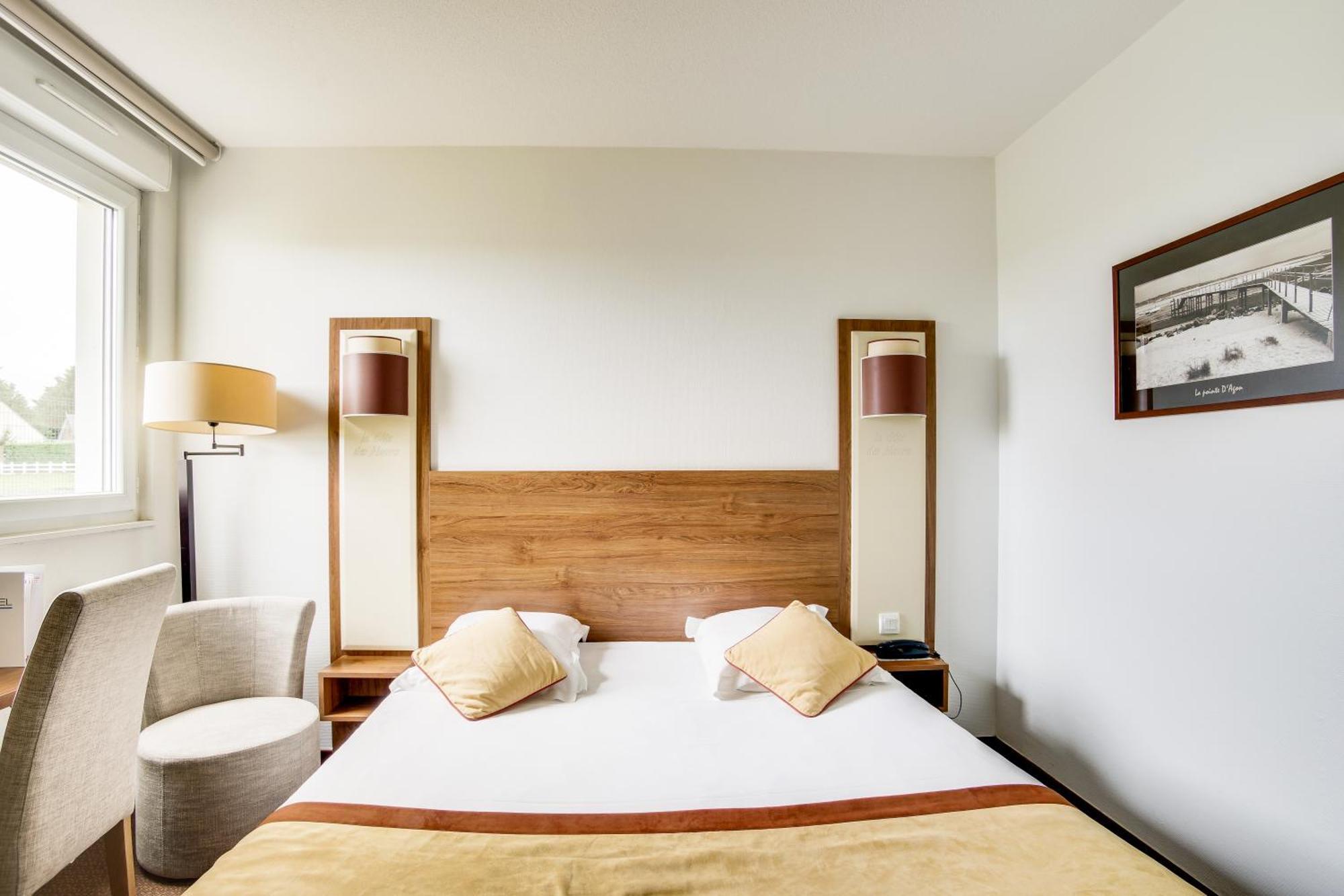 Brit Hotel De La Cote Des Havres Lessay Pokoj fotografie