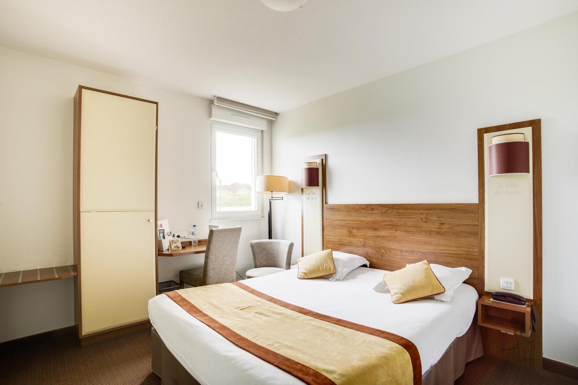 Brit Hotel De La Cote Des Havres Lessay Exteriér fotografie